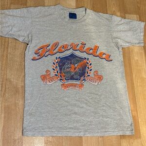 Vintage Florida Gators College T-Shirt Size M on Tennessee River Tag